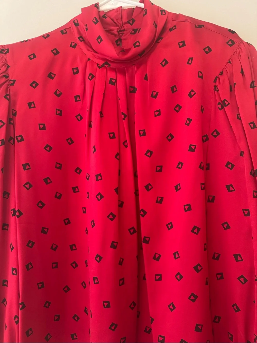Vintage L.N. Robert’s 100% Silk Red Black Long Sleeve Turtleneck Blouse Artsy 14 - Picture 4 of 9